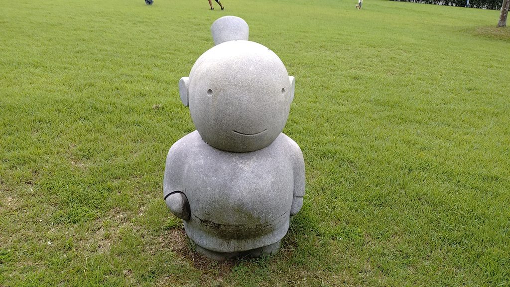 園内にある一寸法師の石像
